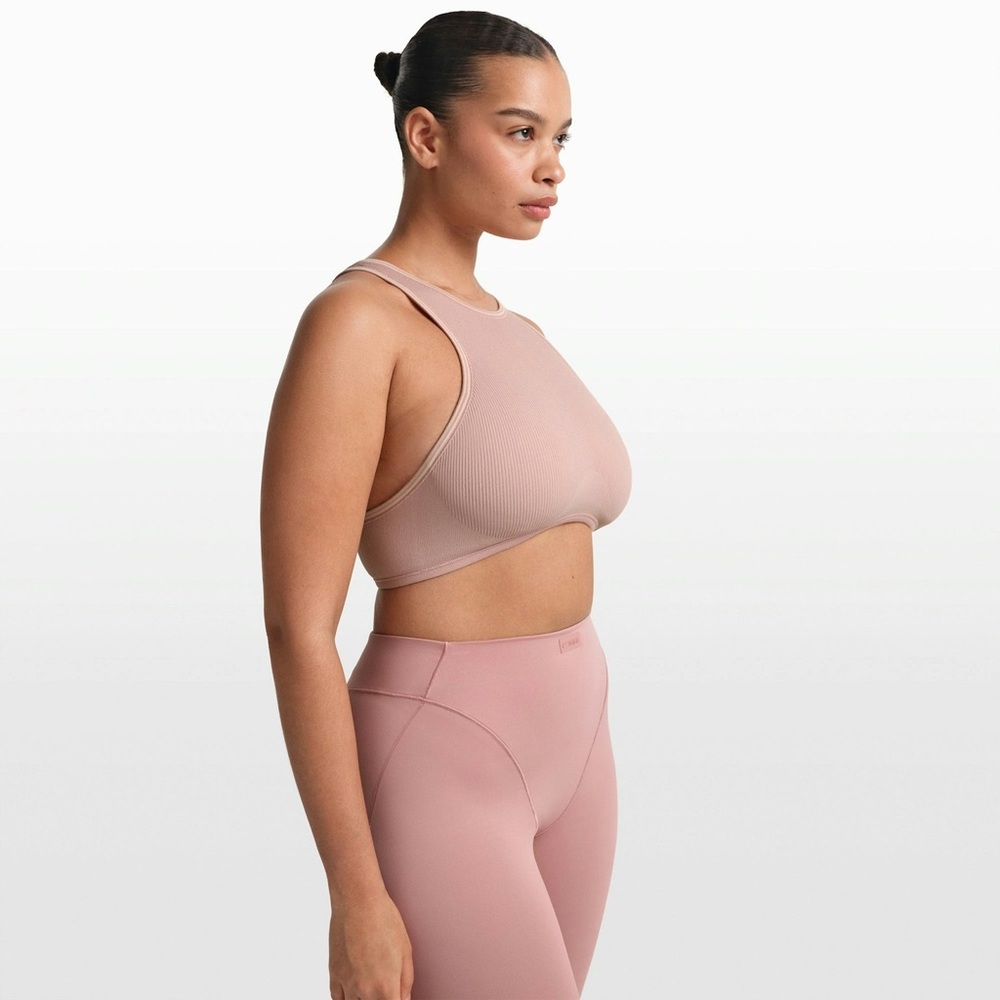 NikeSKIMS Ribbed Seamless RACER FRONT BRA - Picture 4 of 7